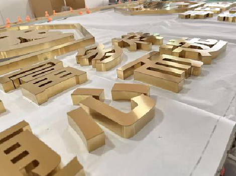 张家港拉丝不锈钢字的特点。