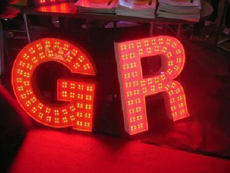 张家港LED发光字常见的安装误区。